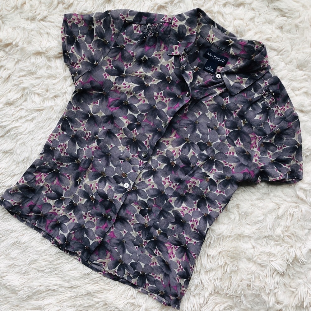 🛍BOGO Ann Taylor Button Down Cap Floral Silk